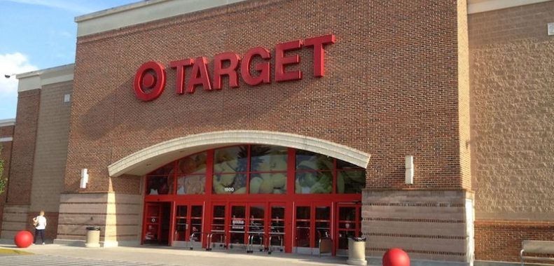 Скандалы и криминал: Во вторник вечером магазин «Target», наводнили полицейские