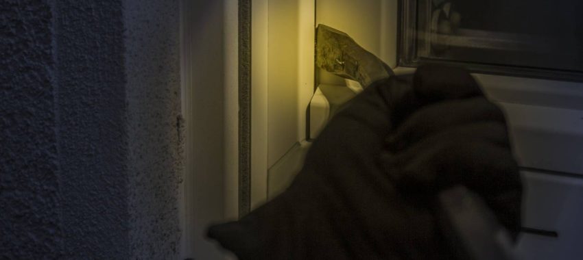 Скандалы и криминал: В Бельгийском городе Синт-Никлаас к бдительности призвала жителей полиция