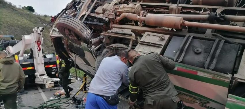 Криминальные новости: По меньшей мере 20 человек погибли и еще 15 получили ранения в результате аварии с автобусом