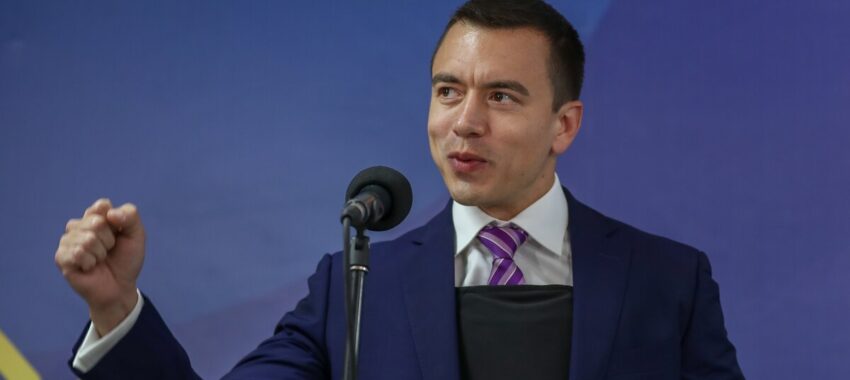 Криминальные новости: Президент Эквадора Даниэль Нобоа подписал указ о введении чрезвычайного положения в пяти провинциях